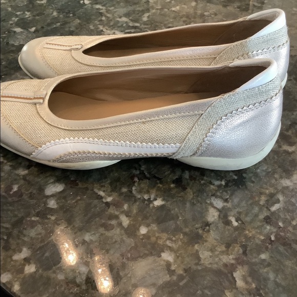 Stuart Weiztman Chic cute shoes - Picture 2 of 3